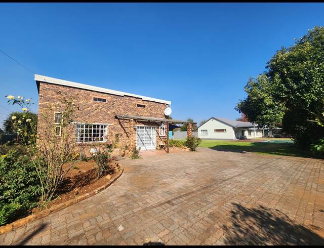 5 BEDROOM HOUSE FOR SALE IN MEYERTON CENTRAL